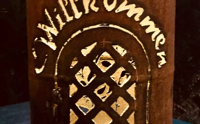 Dekoflasche „Willkommen“